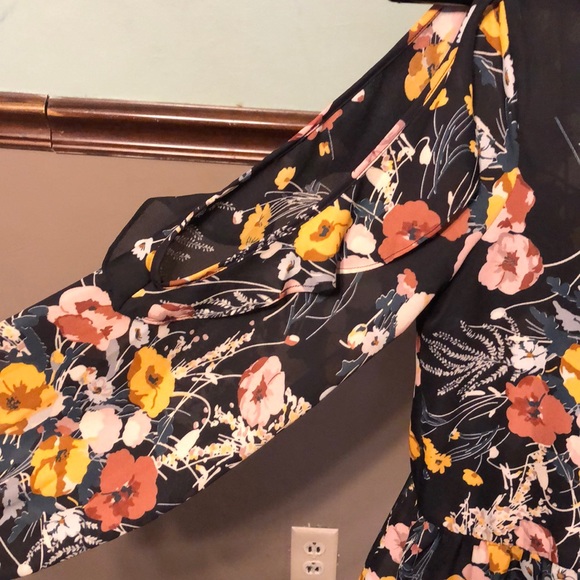 Top - Picture 2 of 6